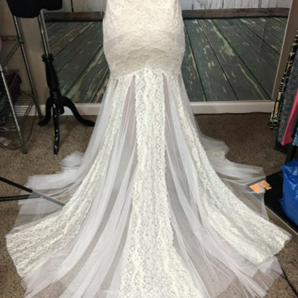 NWT NEVER ALTERED WEDDING DRESS - Picture 2 of 8